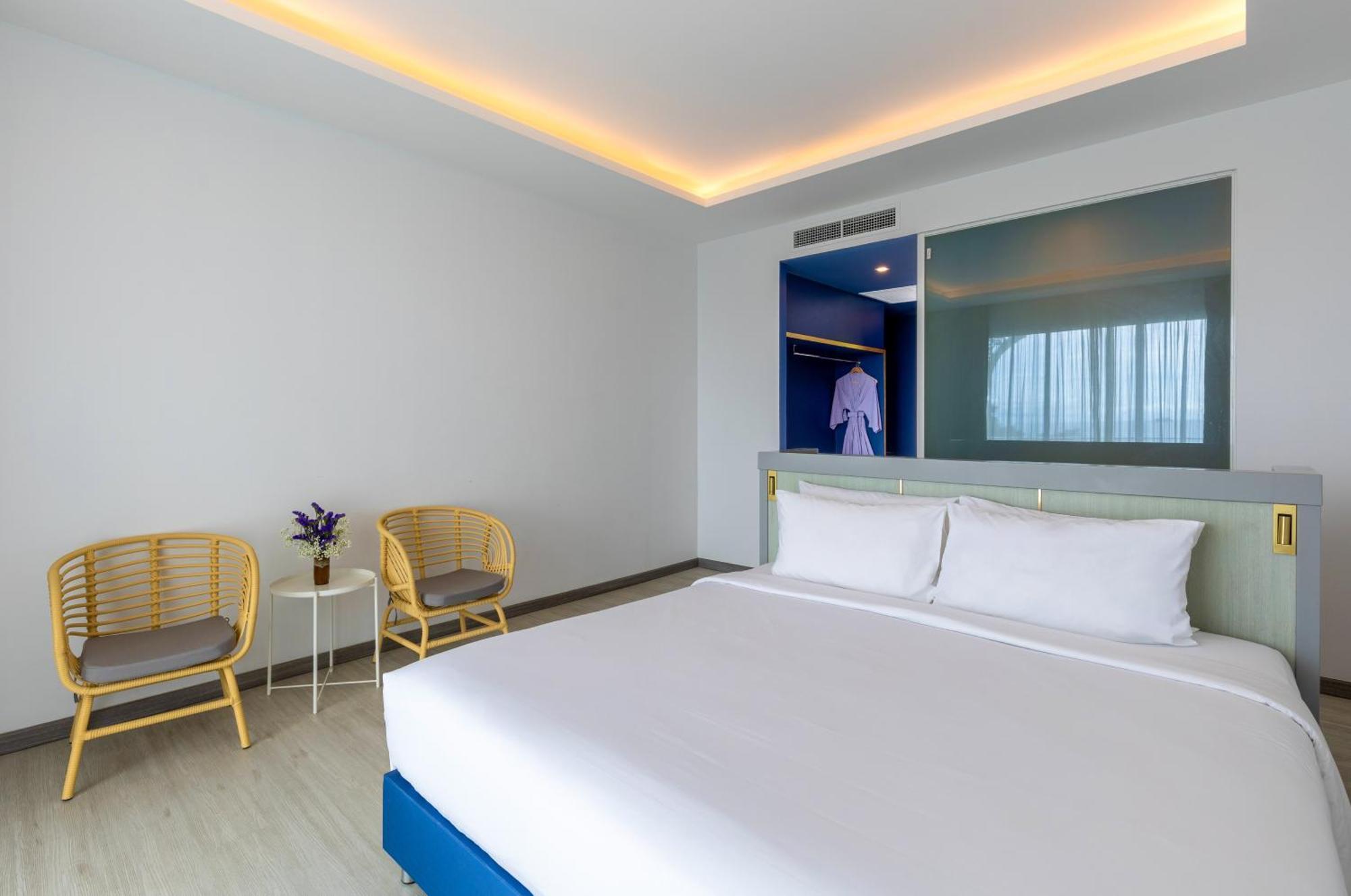 Executive Ocean Jacuzzi Room,1651170040:JPEG