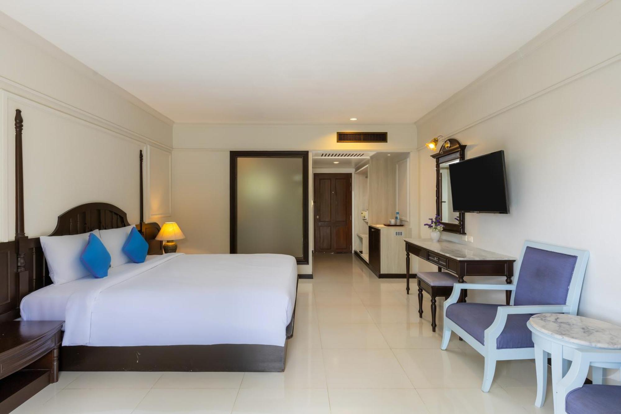 Deluxe Double or Twin Room